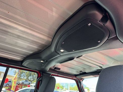 Used 2024 Jeep Wrangler Unlimited AWD/4WD image 22