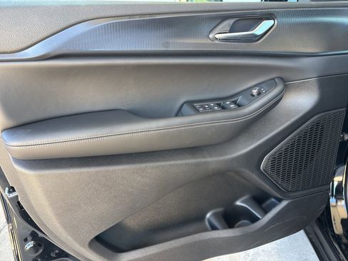 New 2025 Jeep Grand Cherokee Altitude image 10