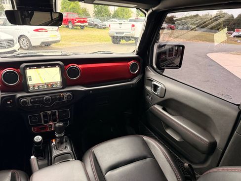 Used 2021 Jeep Wrangler Unlimited Rubicon AWD/4WD image 35