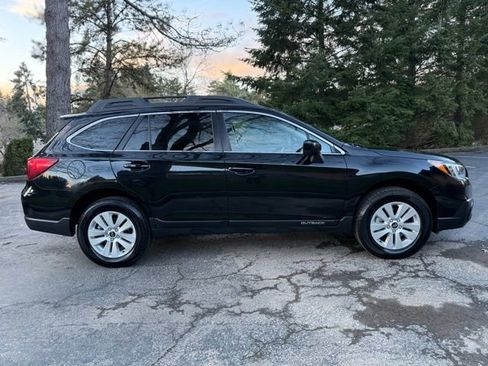 Used 2016 Subaru Outback 2.5i Premium image 4