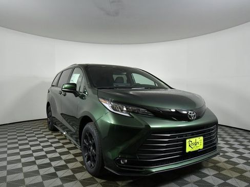 New 2026 Toyota Sienna XLE Woodland Edition image 8