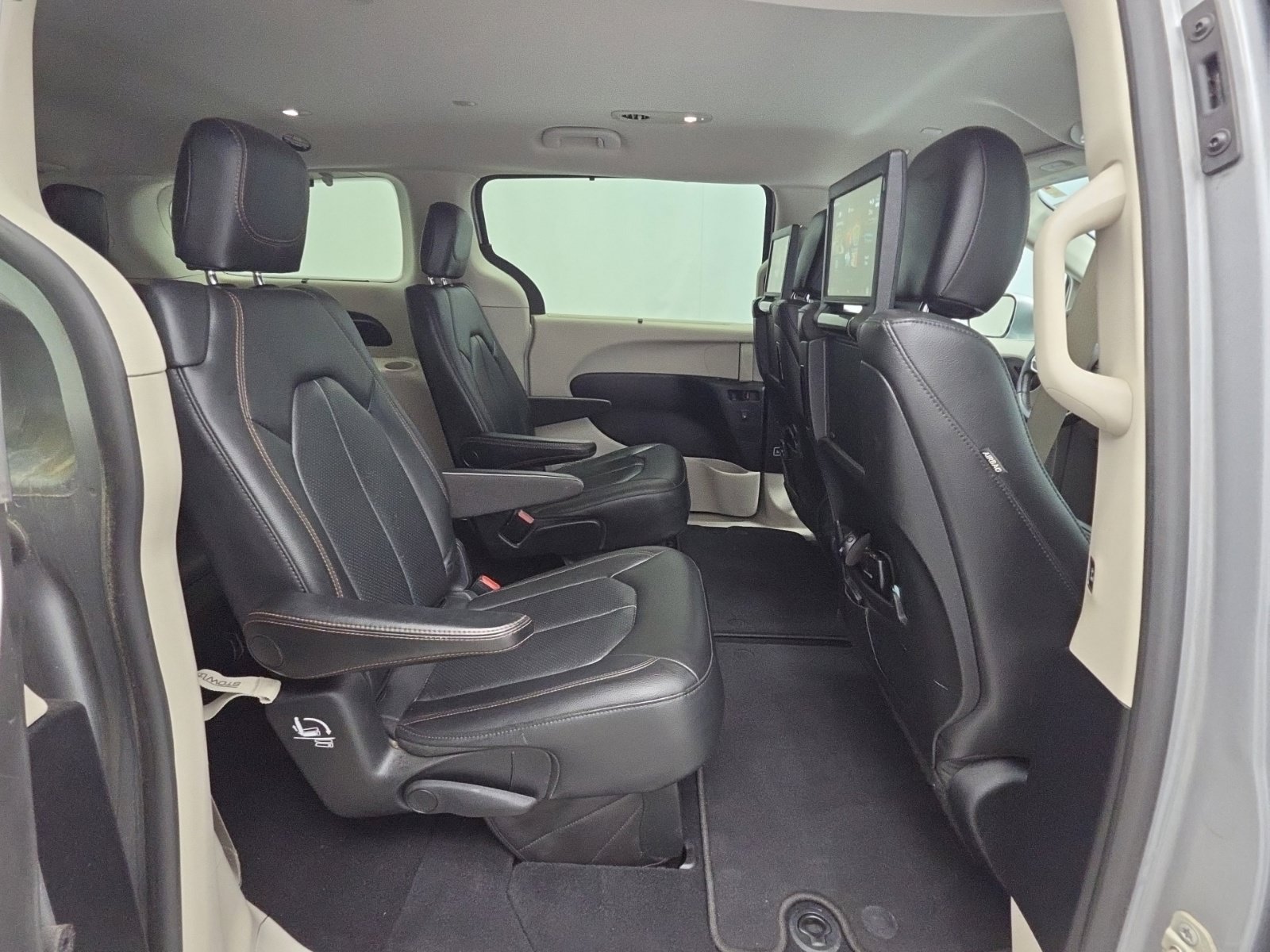 Certified 2020 Chrysler Pacifica Touring-L Plus FWD image 45