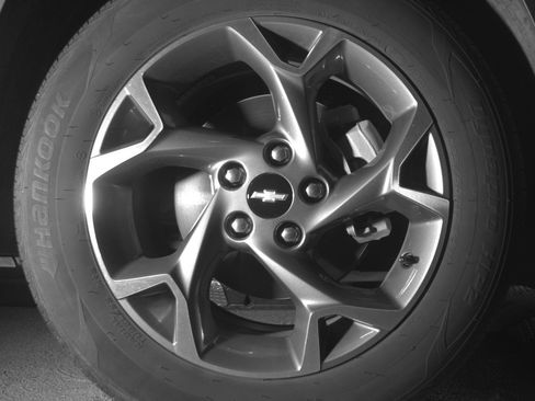 Used 2025 Chevrolet Trax LT FWD image 13