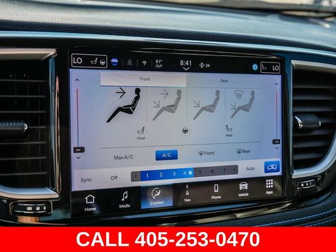 Used 2021 Chrysler Pacifica Touring-L FWD image 40