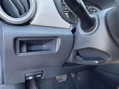 Used 2020 Nissan Versa SV FWD image 10