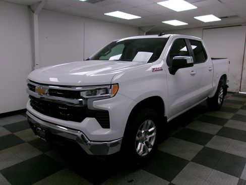 Certified 2024 Chevrolet Silverado 1500 LT w/ Z71 Off-Road Package image 1