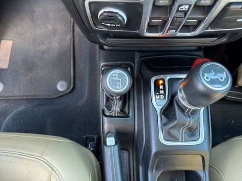 Used 2018 Jeep Wrangler Unlimited Sahara image 20