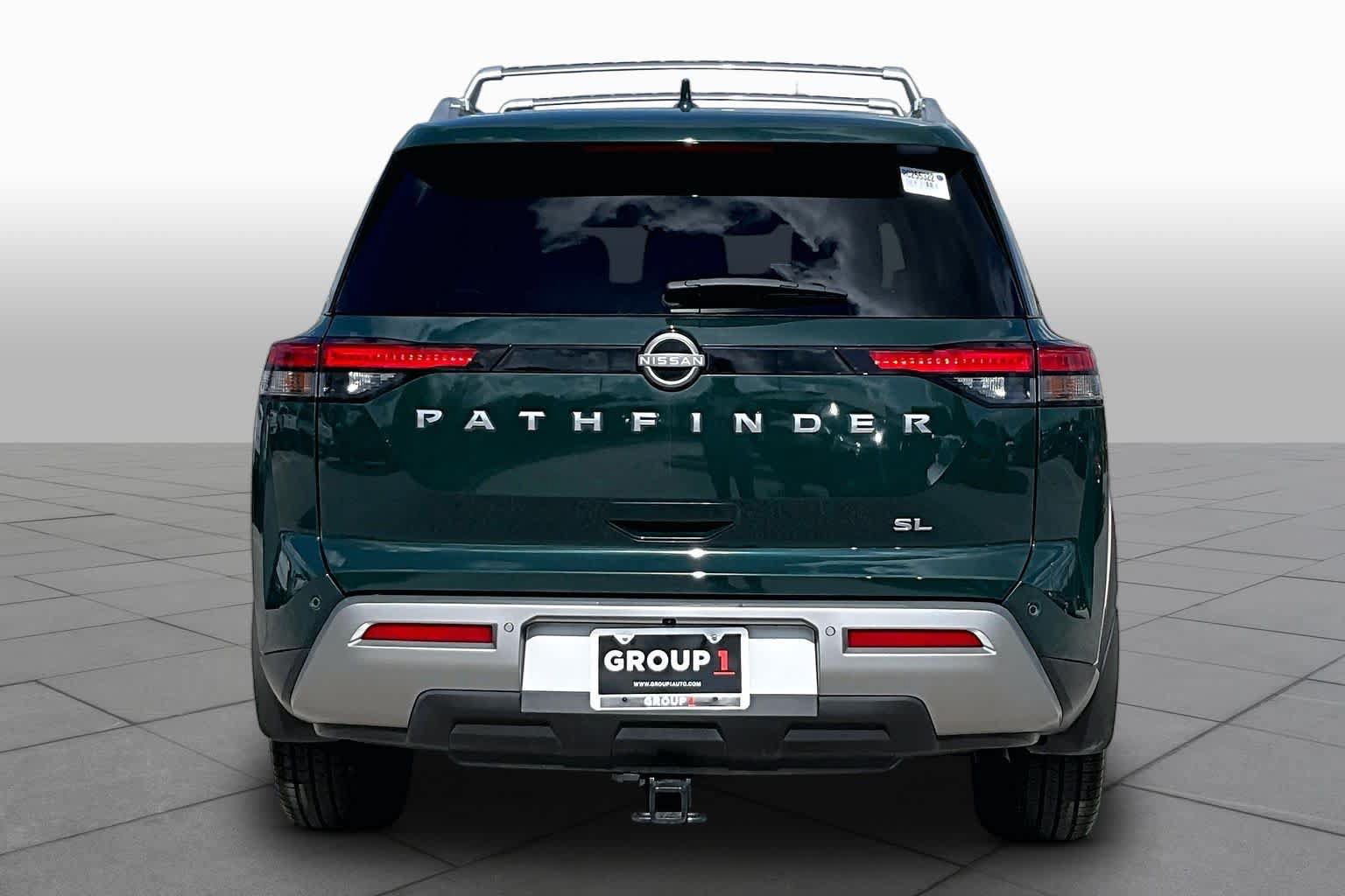 Used 2024 Nissan Pathfinder SL w/ SL Premium Package FWD image 5
