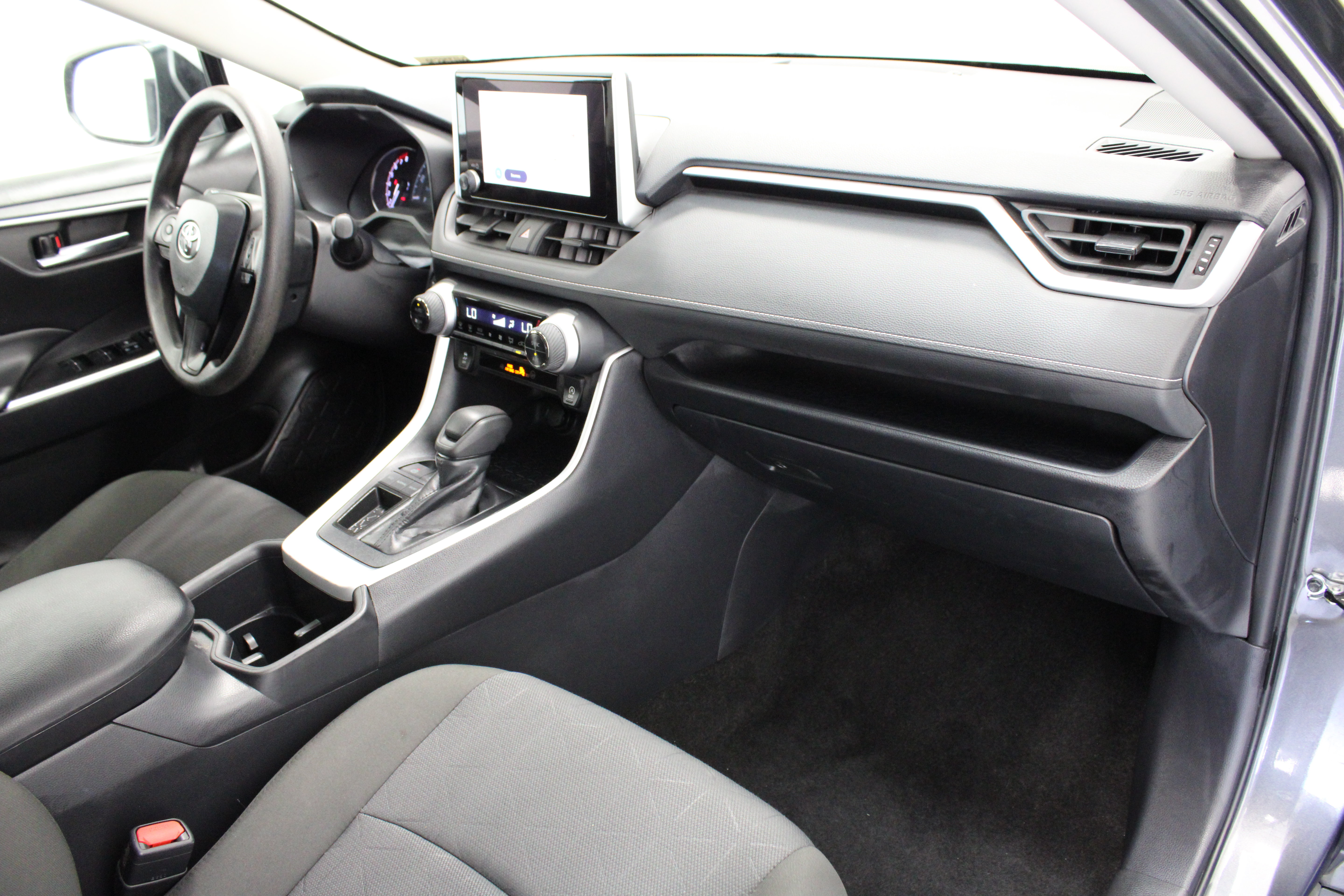 Used 2025 Toyota RAV4 XLE FWD image 35