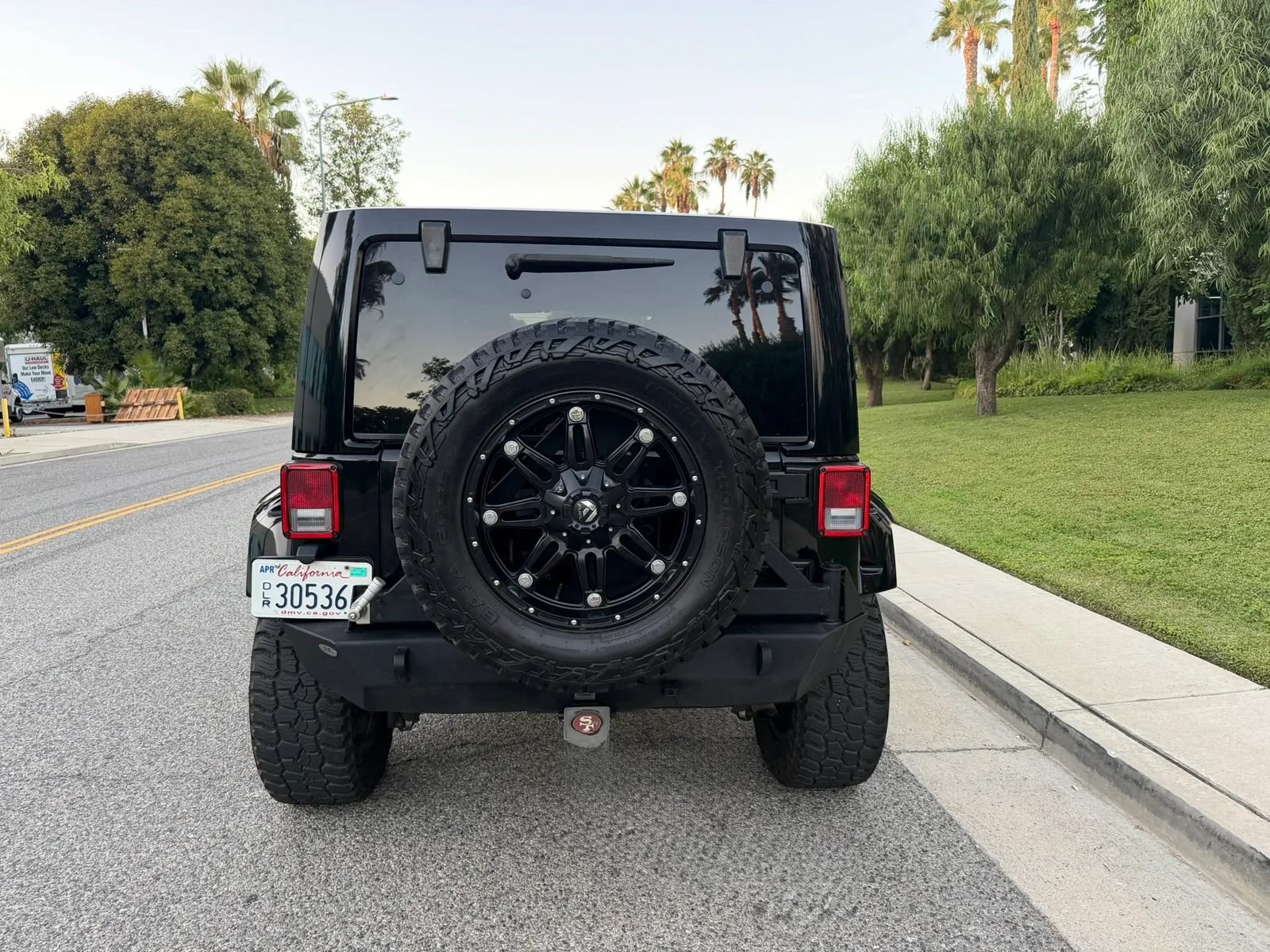 Used 2014 Jeep Wrangler Unlimited Sahara w/ Connectivity Group AWD/4WD image 6