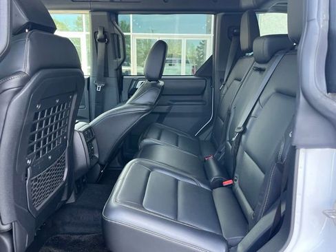 New 2025 Ford Bronco Badlands w/ Sasquatch Package AWD/4WD image 5