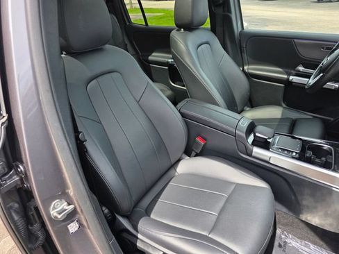 Used 2022 Mercedes-Benz GLB 250 4MATIC image 10