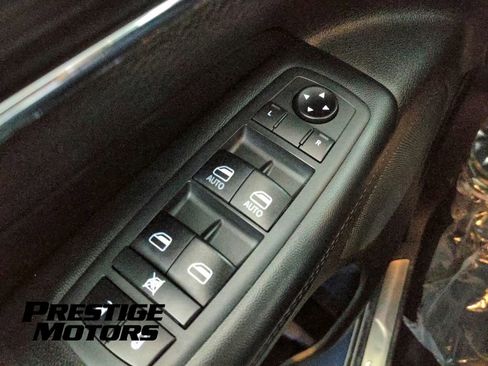 Used 2020 Jeep Grand Cherokee Limited w/ Luxury Group II AWD/4WD image 27