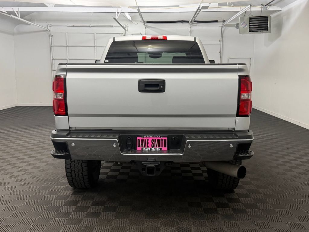 Used 2015 GMC Sierra 2500 SLT w/ Duramax Plus Package AWD/4WD image 9