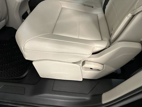 Certified 2022 Volkswagen Atlas SE w/ Panoramic Sunroof Package image 23