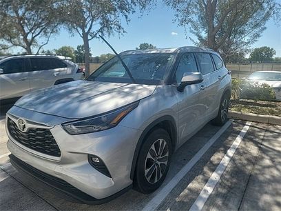 Used 2022 Toyota Highlander XLE