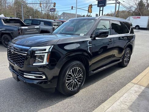 Used 2025 Nissan Armada Platinum AWD/4WD image 6