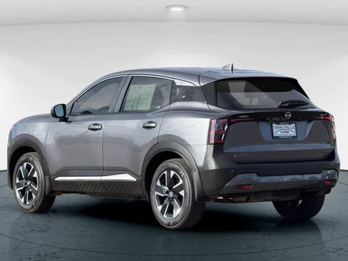 Used 2025 Nissan Kicks SV image 8