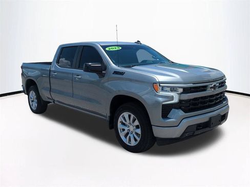 Used 2023 Chevrolet Silverado 1500 RST AWD/4WD image 2