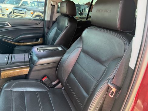 Used 2020 GMC Yukon XL Denali AWD/4WD image 32
