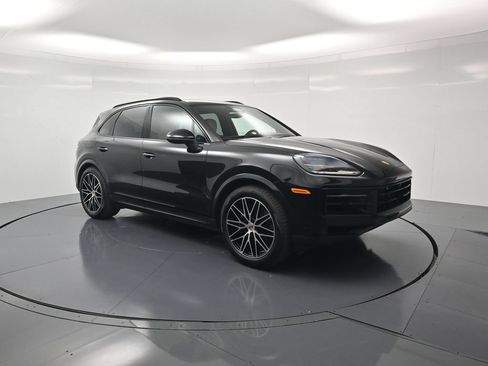 Certified 2026 Porsche Cayenne AWD/4WD image 42