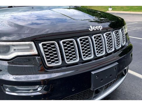 Used 2017 Jeep Grand Cherokee Summit w/ Platinum Series Group AWD/4WD image 30