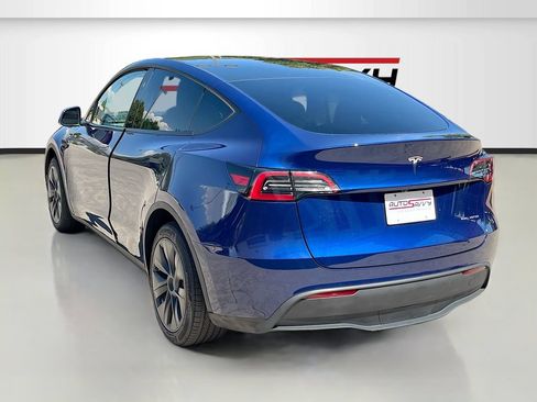 Used 2024 Tesla Model Y Long Range AWD/4WD image 5