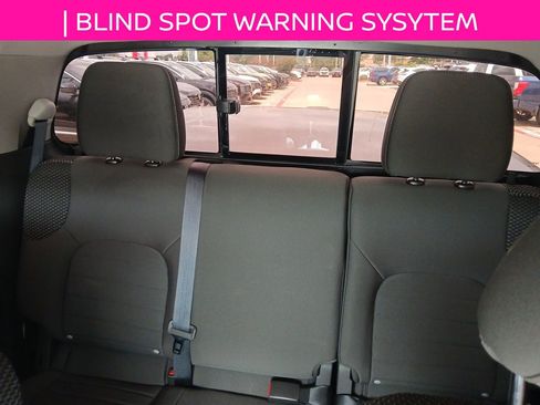 Used 2018 Nissan Frontier PRO-4X image 16