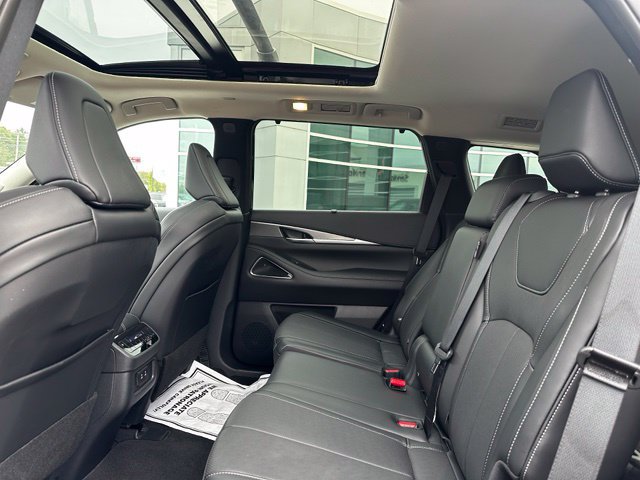 Certified 2026 INFINITI QX60 Luxe w/ Cargo Package AWD/4WD image 22