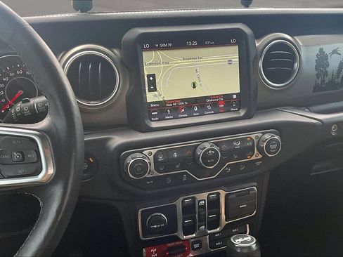 Used 2019 Jeep Wrangler Unlimited Rubicon AWD/4WD image 6