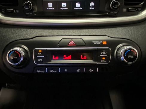 Used 2019 Kia Sorento AWD V6 image 24