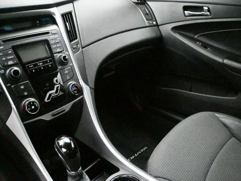 Used 2011 Hyundai Sonata SE image 4