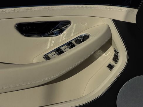 Used 2023 Bentley Continental GT V8 image 18