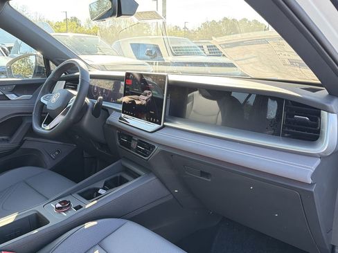 New 2026 Volkswagen Tiguan SE R-Line image 20