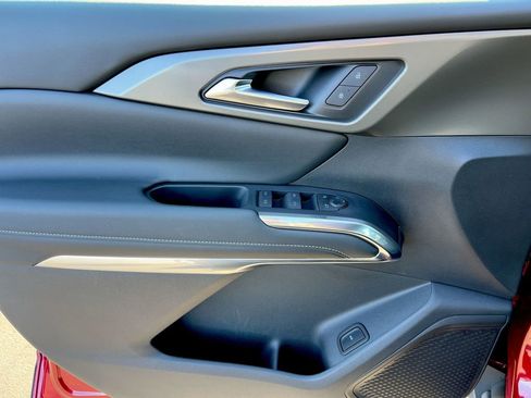 Used 2024 Chevrolet Traverse LT image 19