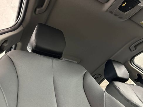 Used 2016 BMW 320i Sedan image 16