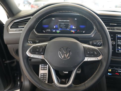 Certified 2023 Volkswagen Tiguan SE R-Line FWD image 12