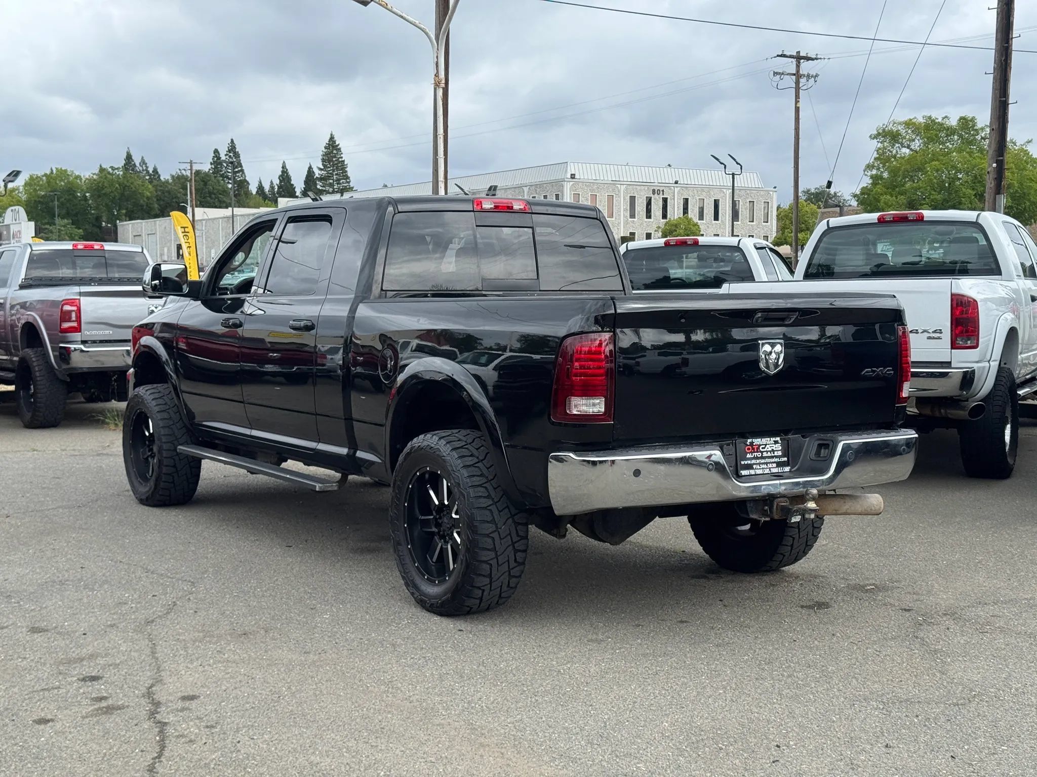Used 2014 RAM 3500 Laramie w/ Black Appearance Group AWD/4WD image 5