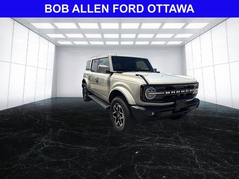 Used 2025 Ford Bronco Outer Banks AWD/4WD image 6