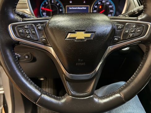 Used 2019 Chevrolet Equinox Premier FWD image 25