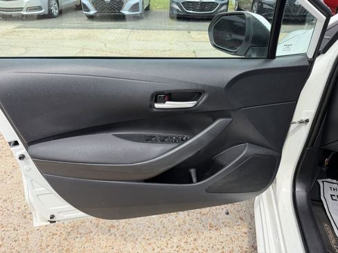 Used 2021 Toyota Corolla LE w/ Carpet Mat Package (TMS) FWD image 12