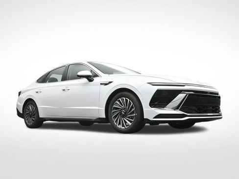 New 2026 Hyundai Sonata Limited FWD image 16
