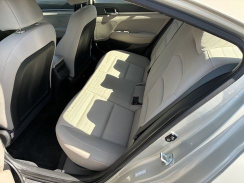 Used 2017 Hyundai Elantra SE w/ SE A/T Tech Package 03 image 16