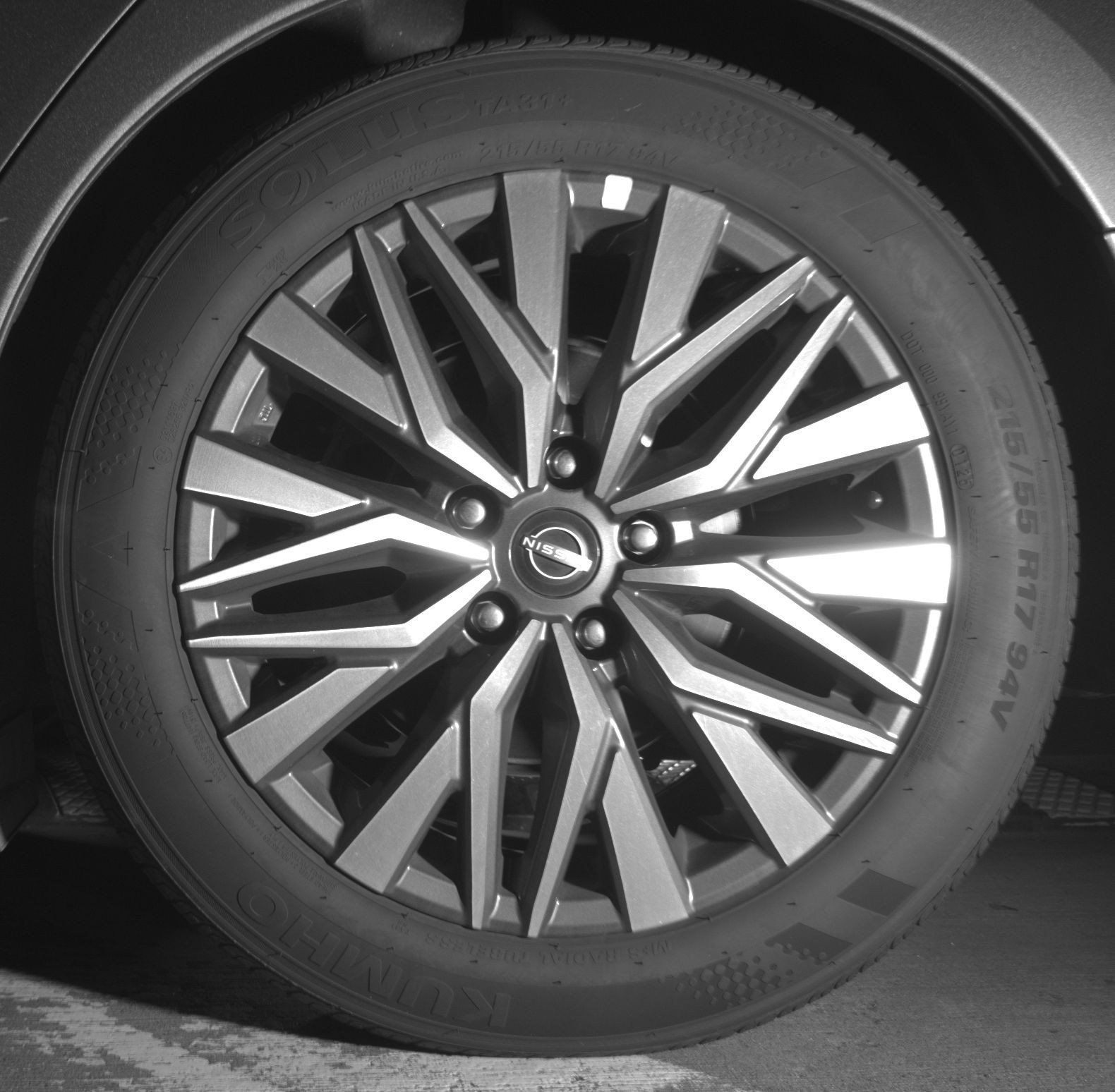 Used 2025 Nissan Altima 2.5 SV FWD image 13