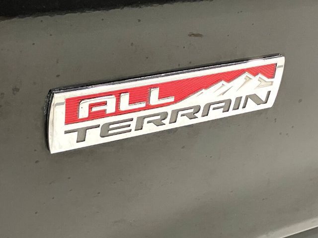 Used 2017 GMC Acadia SLT AWD/4WD image 8
