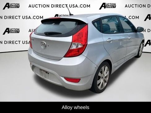 Used 2013 Hyundai Accent SE image 9