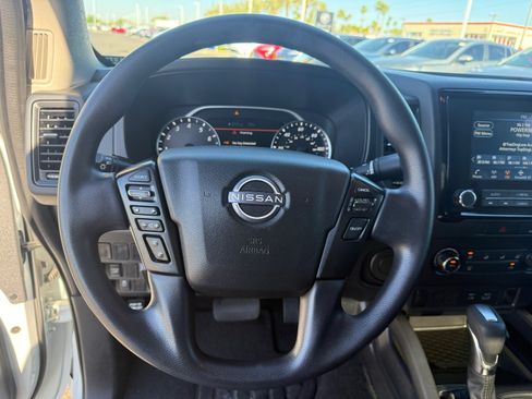 Used 2022 Nissan Frontier S RWD image 13