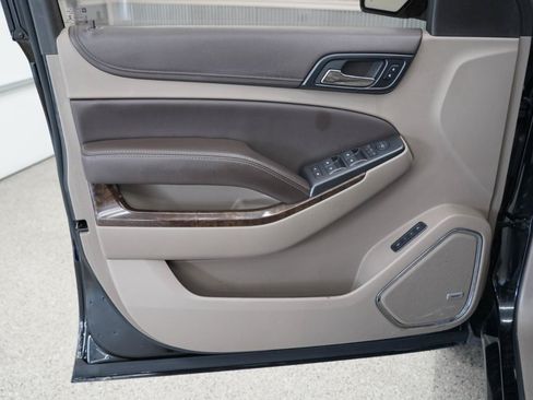 Used 2015 Chevrolet Suburban LT w/ Luxury Package RWD image 28