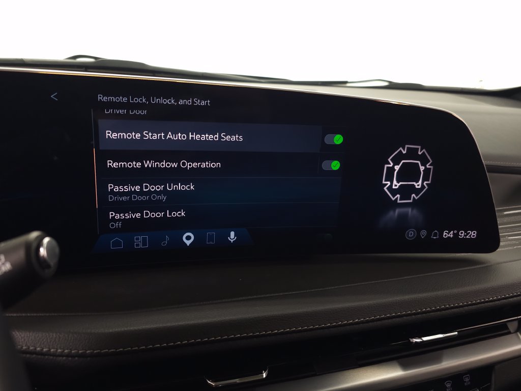 Used 2024 Cadillac XT4 Premium Luxury w/ Technology Package FWD image 28