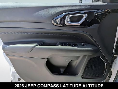 Used 2026 Jeep Compass Latitude AWD/4WD image 24